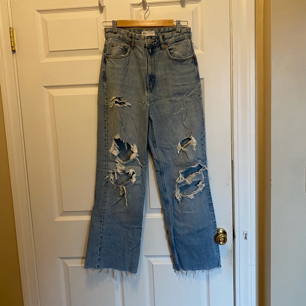 LIKE NEW Zara Wide Leg Distressed Jean